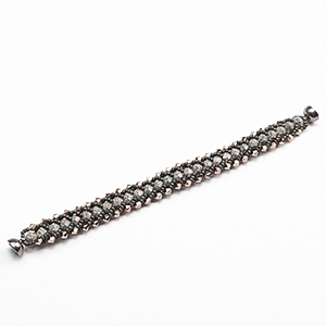 Armband "Swarovski Ceramics u. Kristalle gefädelt"