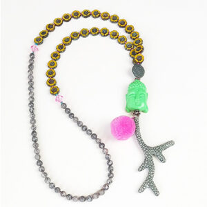 Kette "Grasgrüner Buddha mit grauem Korallenast"