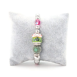 Armband Porzellan-Glückskatze in grün auf der Pavé-Kugel